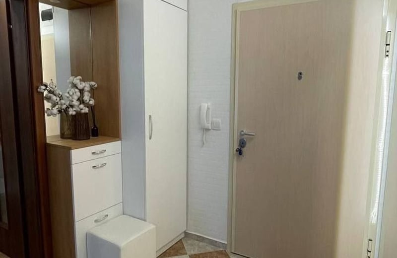 Alquiler de un amplio apartamento de 2 habitaciones, barrio Briz, Varna, Bulgaria